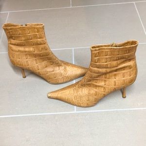 Escada Boots 39.5 Camel Croc style booties